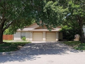 Building Photo - 1306 York Castle Dr