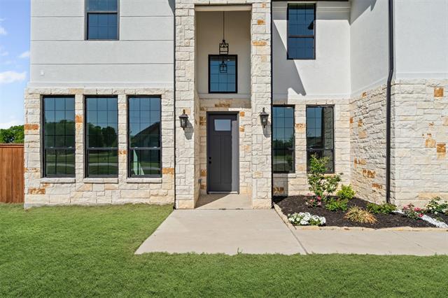 Building Photo - 681 Davenport Dr