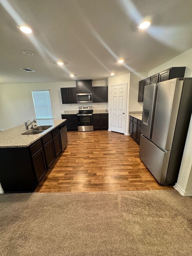 Building Photo - Coming Soon! Modern & Roomy 1 Story 4/2 in...