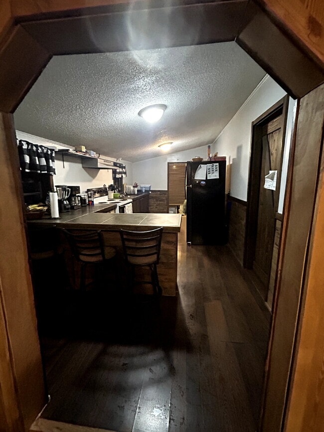 Building Photo - Brick home 3/1 available 3/1