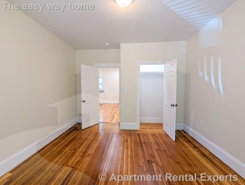 Building Photo - 8 Lowell Cir