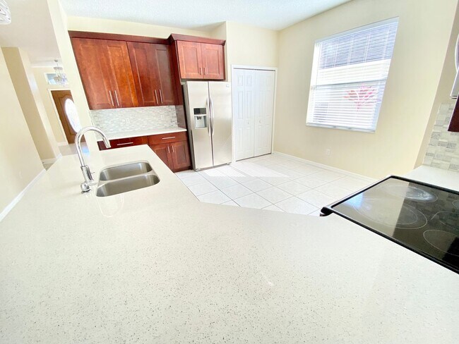 Building Photo - 729 Tuten Trail