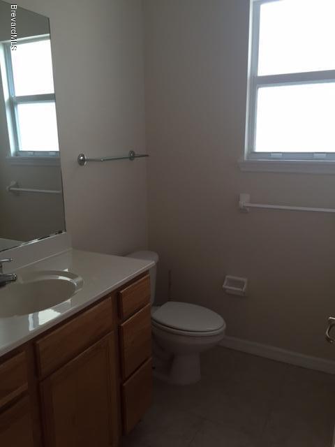 Building Photo - 1040 Venetian Dr