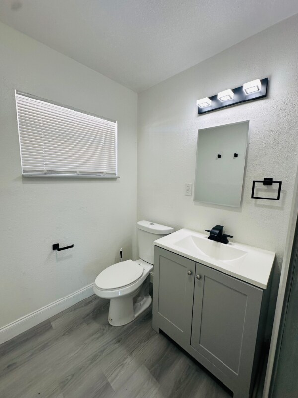 Building Photo - 1122 Neptune Dr