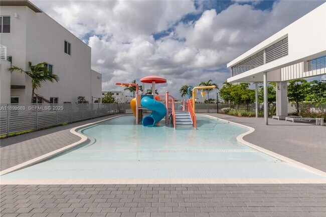 Building Photo - 10245 NW 63rd Terrace