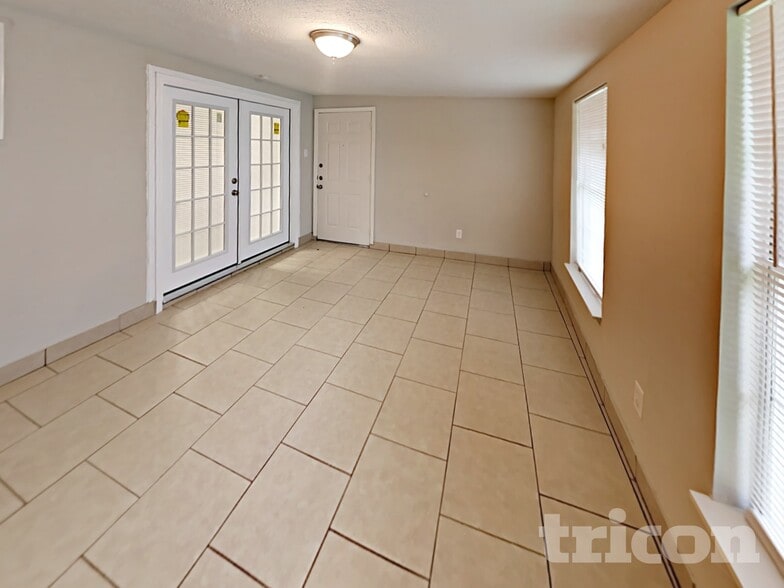 Building Photo - 7814 Eastern Bluebird Dr