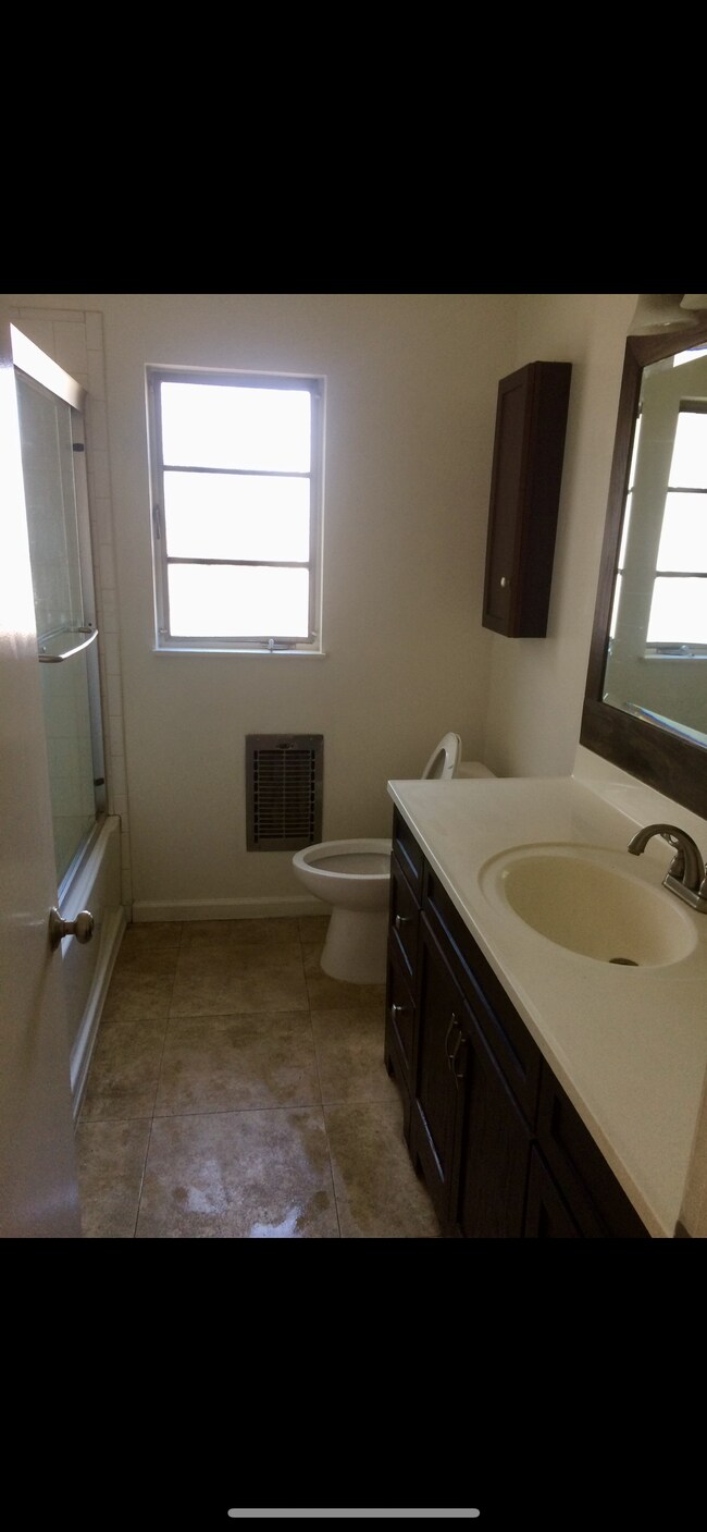 Building Photo - 6701 Whitsett Ave