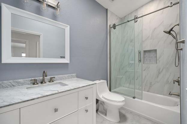 Building Photo - 54140 Avenida Mendoza