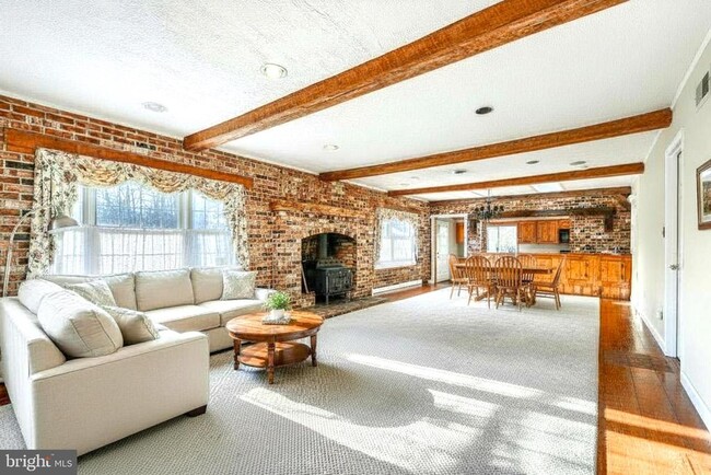 Building Photo - 4312 Silver Spring Rd