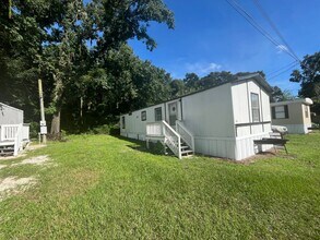 Building Photo - Colony Oaks Homes