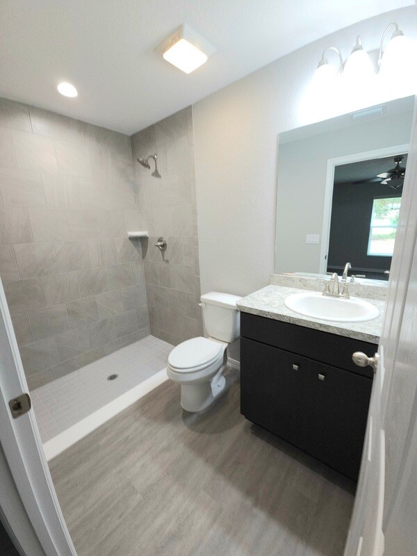 Building Photo - 440 Locust Rd