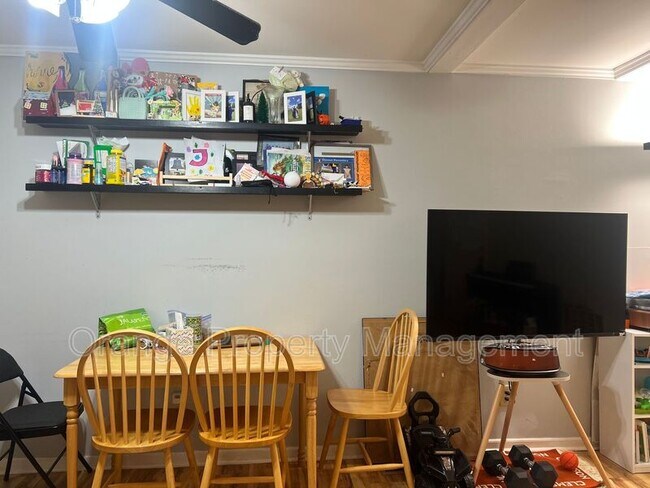 Building Photo - 343 Old Greenville Hwy