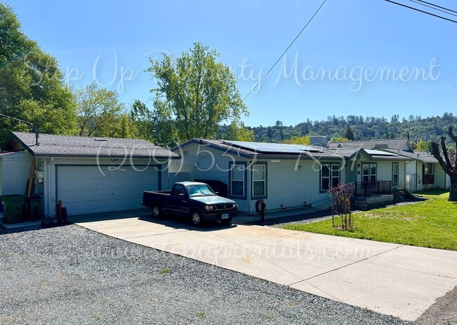 Building Photo - Charming 3 Bedroom Willow Springs Retreat ...