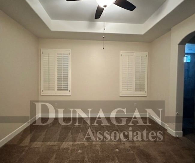 Building Photo - Beautiful 3 Bedroom, 2 Bath home - Corner Lot!