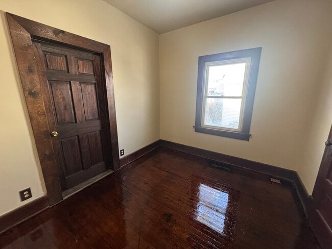 Building Photo - 17 Crawford-