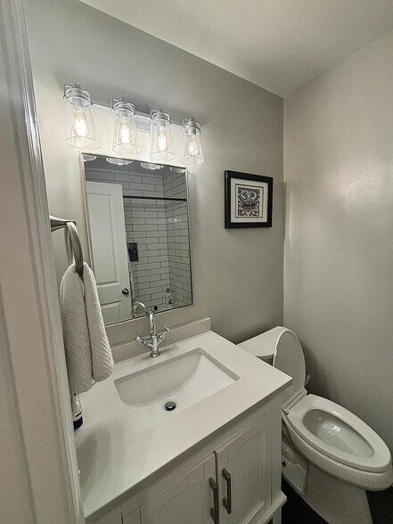 Building Photo - 903 Portner Pl