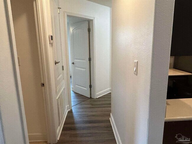 Building Photo - 323 Tree Swallow Dr