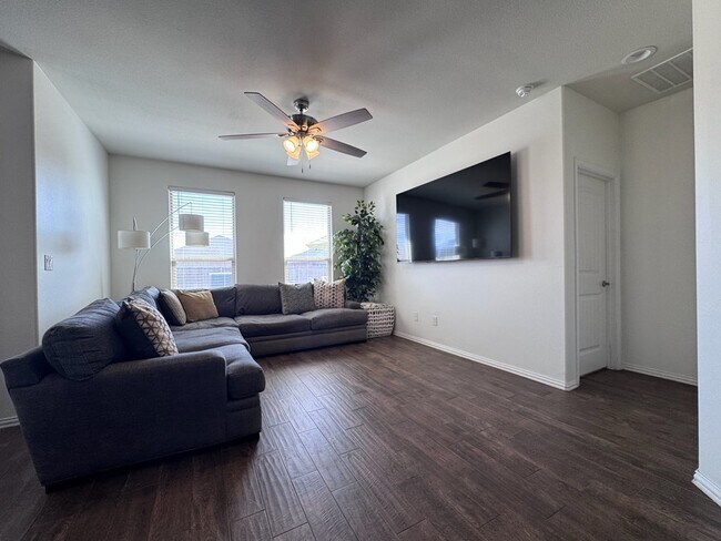 Building Photo - 1710 Wrigley Dr