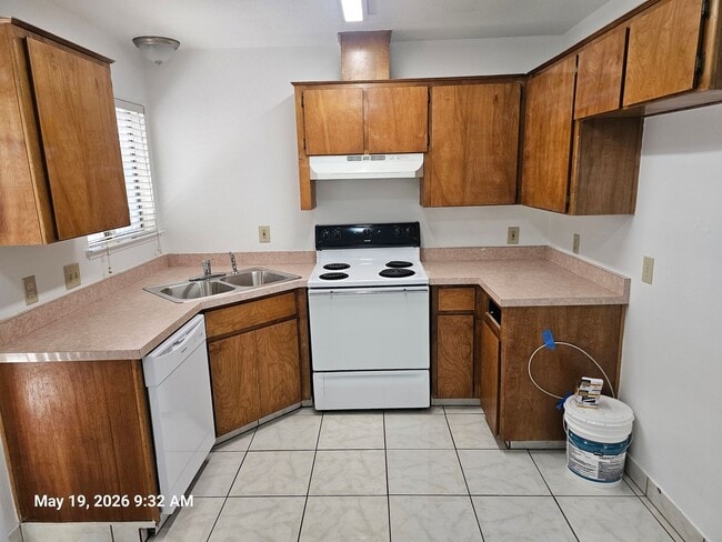 Building Photo - 4347 W Monte Vista Ave
