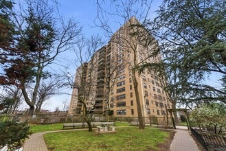 Building Photo - 201 St Pauls Ave