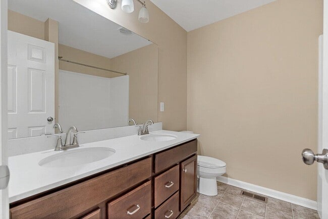 Building Photo - 1618 Ravine Trl