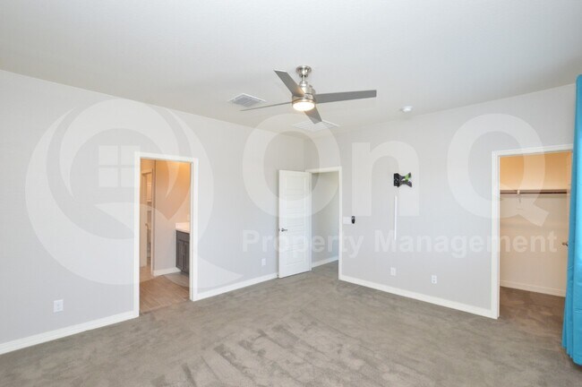 Building Photo - 367 E Kona Dr