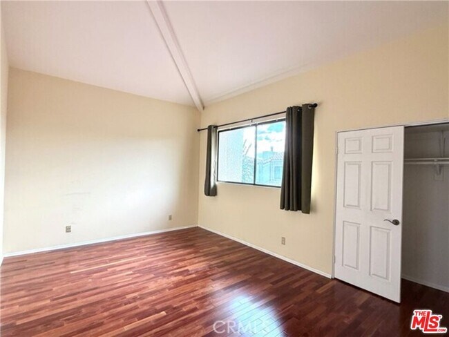 Building Photo - 10740 National Blvd