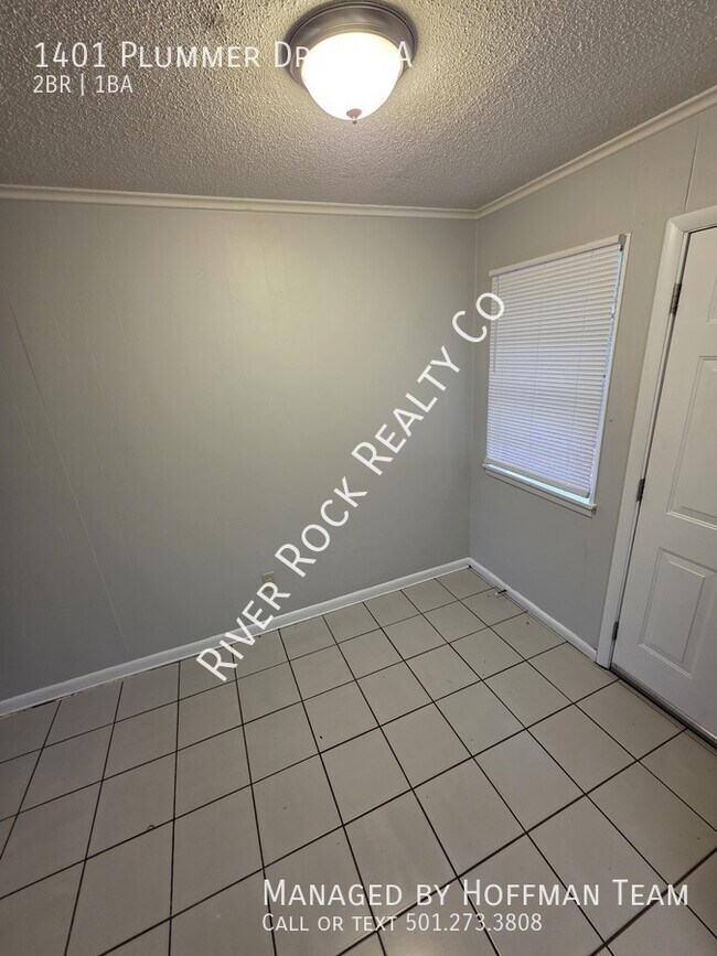 Building Photo - 1401 Plummer St