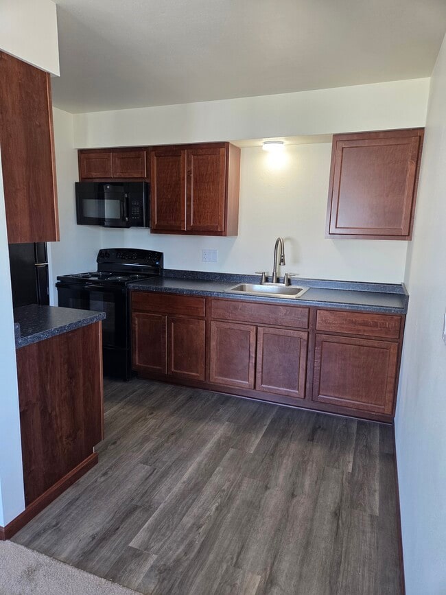 Building Photo - 240 Main St