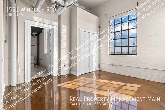 Building Photo - E&B Brewery’s Eastern Market 3-Story Priva...
