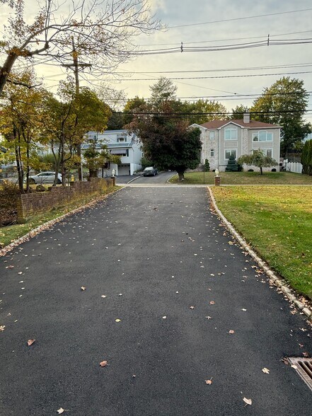 Building Photo - 139 Ridge Rd