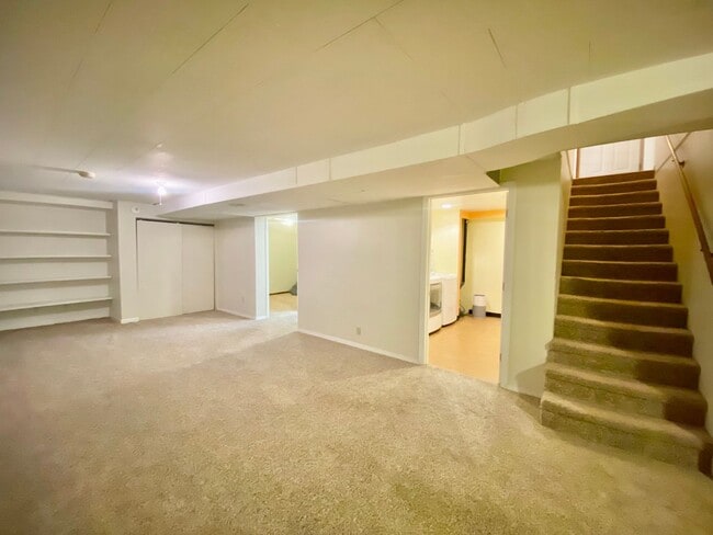 Building Photo - Space to Spare, Style to Love
