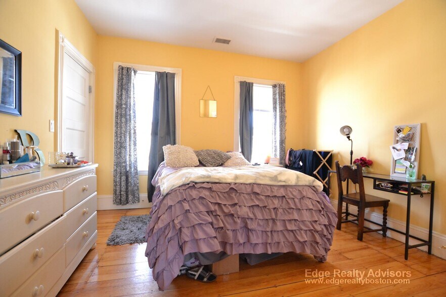 Building Photo - 37 Winship St