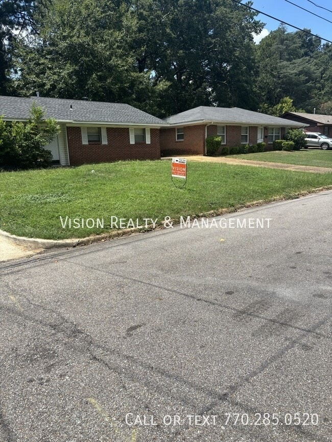 Building Photo - 133 Salem Dr