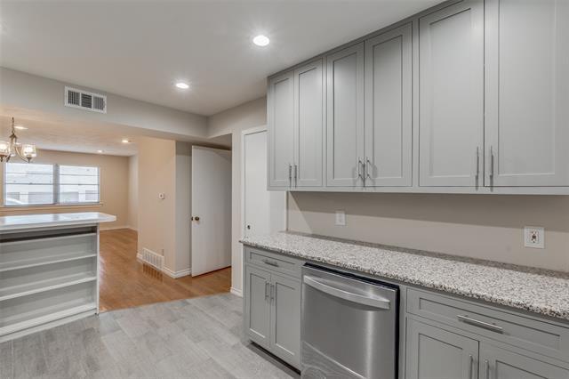 Building Photo - 6439 Ravendale Ln