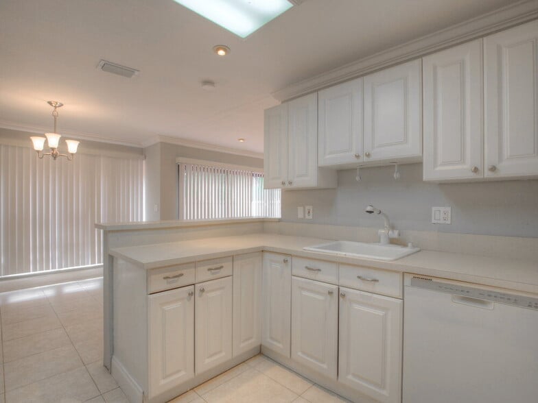 Building Photo - 8741 Cleary Blvd