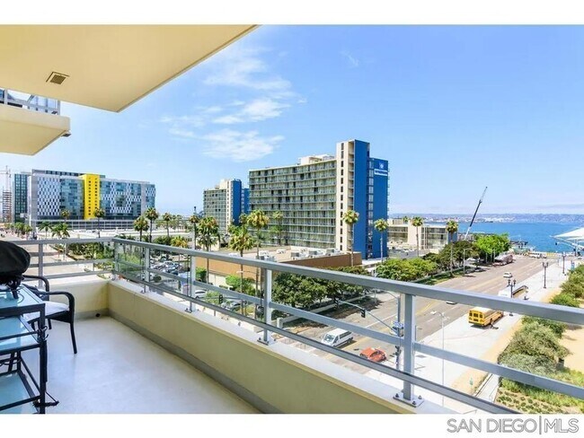 Building Photo - 1431 Pacific Hwy