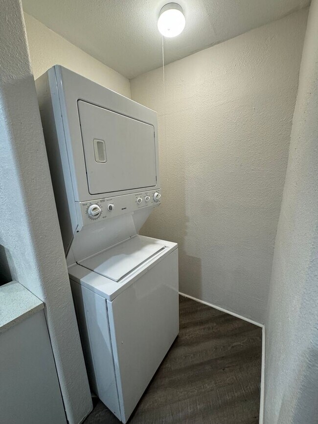 Building Photo - Beautiful Mount Auburn Gem