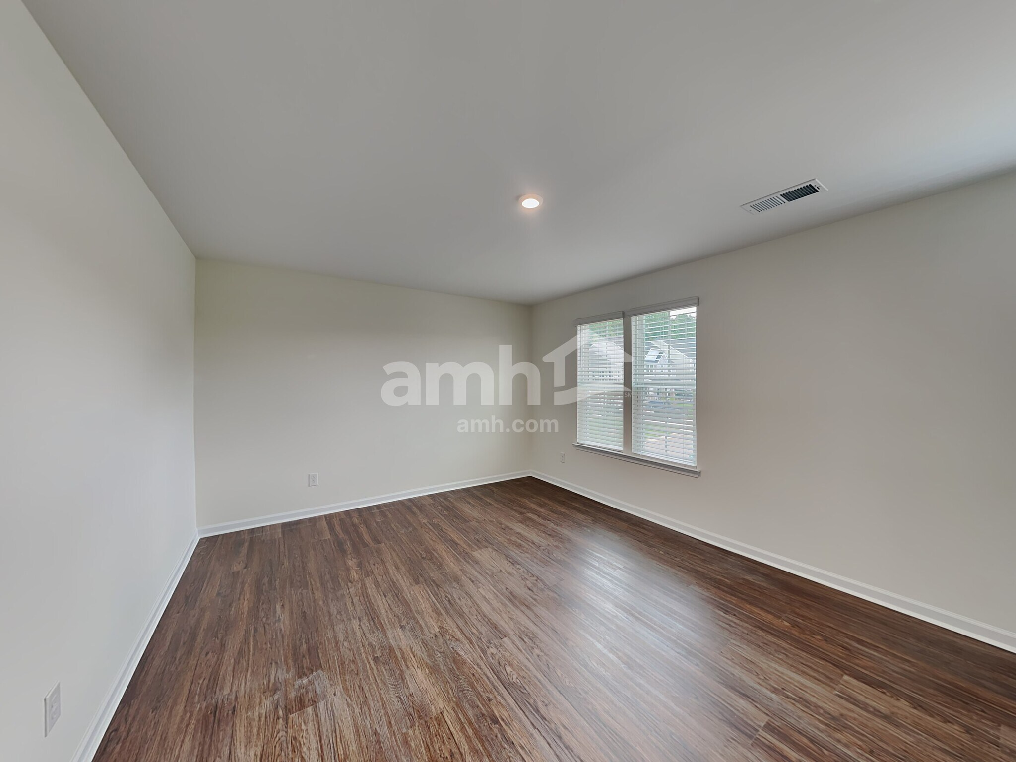 Building Photo - 661 Hamilton Park Dr