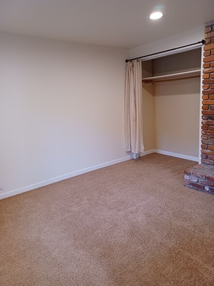 Bedroom - 923 SW City View St