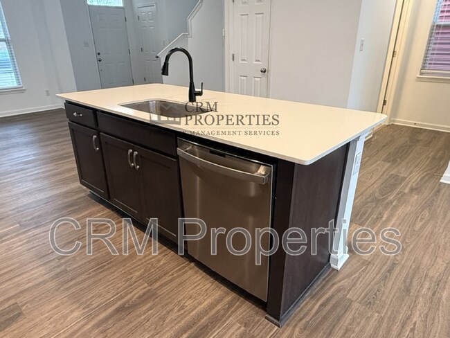 Building Photo - 326 N Warman Ave