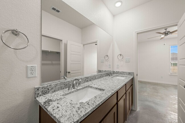 Building Photo - 3903 Sugar Hackberry Trl