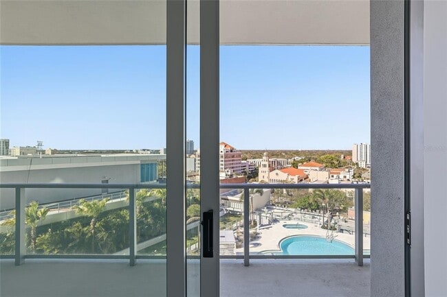 Building Photo - 400 Central Ave