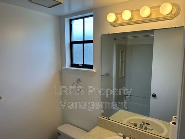 Building Photo - 4603 Lighthouse Cir