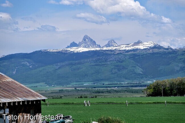 Building Photo - 1 br, 1 bath House - 5415 West 3000 South