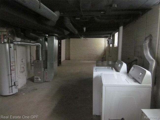 Building Photo - 1016 Beaconsfield Ave