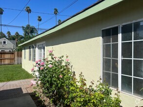 Building Photo - Charming one bedroom in desired neighborhood!