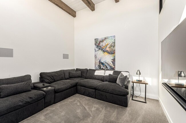 Building Photo - 9917 N 52nd St