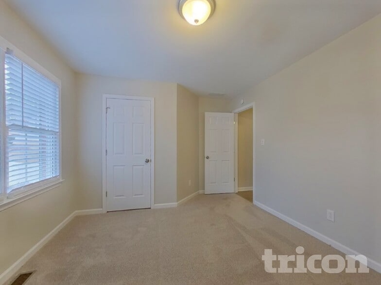 Building Photo - 3435 Emily Pl