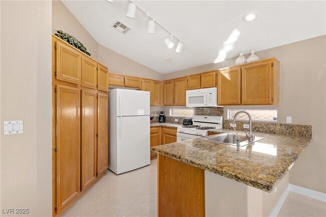 Building Photo - 2555 Sundew Ave